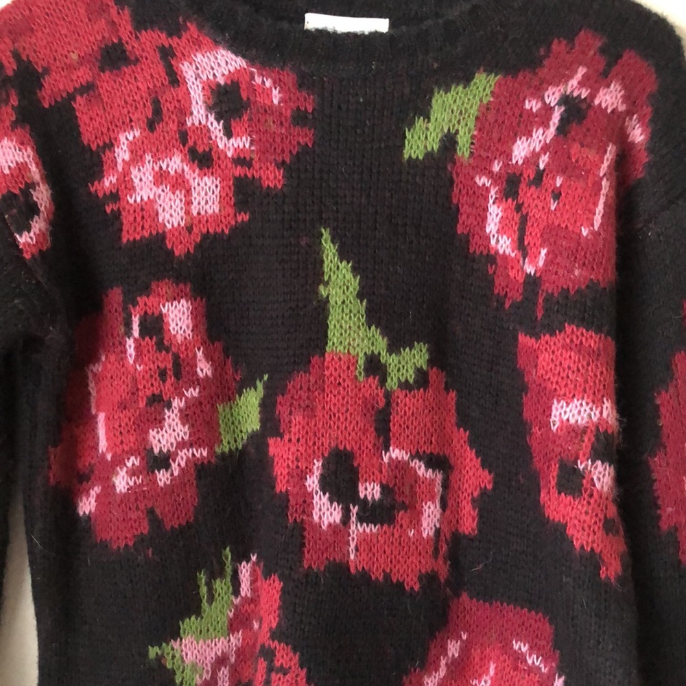 Beautiful Floral Sweater - Picture 2 of 2